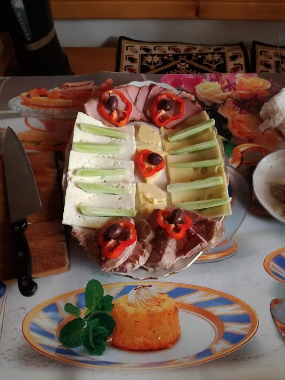 Pensiunea Flori De Camp Ватра Дорней Екстериор снимка